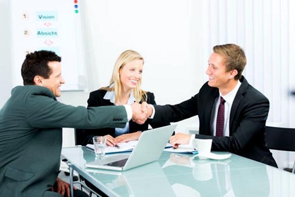 面试官:把卫生巾卖给男人,能做到吗?小伙子霸气回复,当场录用