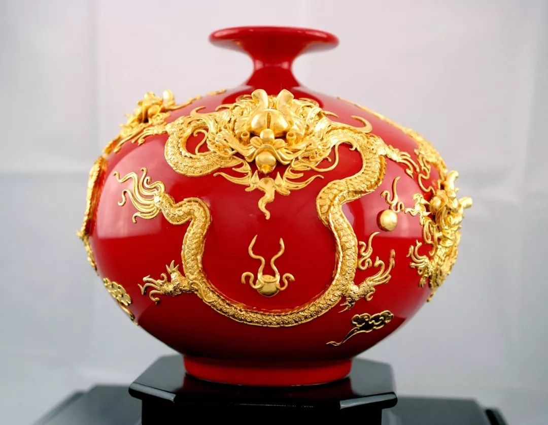 福建脱胎漆器已有180多年历史,脱胎漆器和木胎漆器