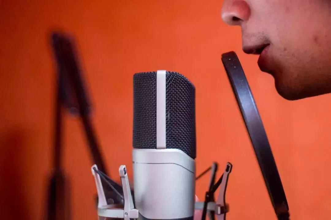 90后主播讲故事,90后主播月入百万