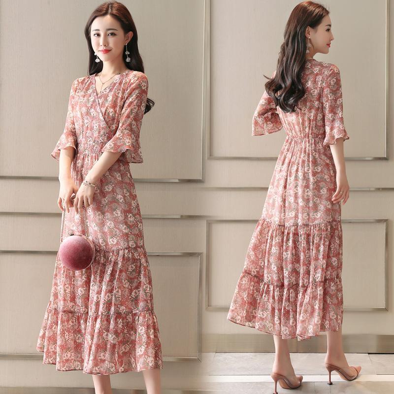 碎花连衣裙穿起来显胖有什么方法,骨架大肩宽胯宽秋天穿碎花裙效果