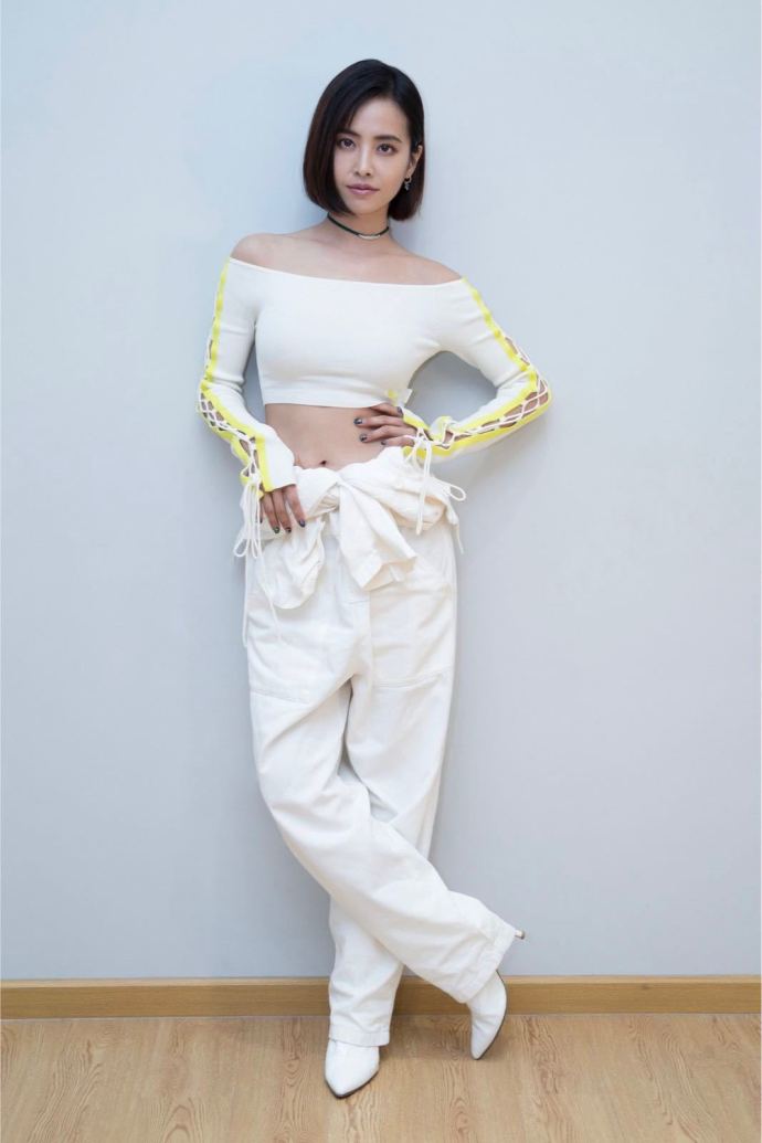 明星扎堆穿他家衣服,时髦又不贵,原来明星也爱省钱!