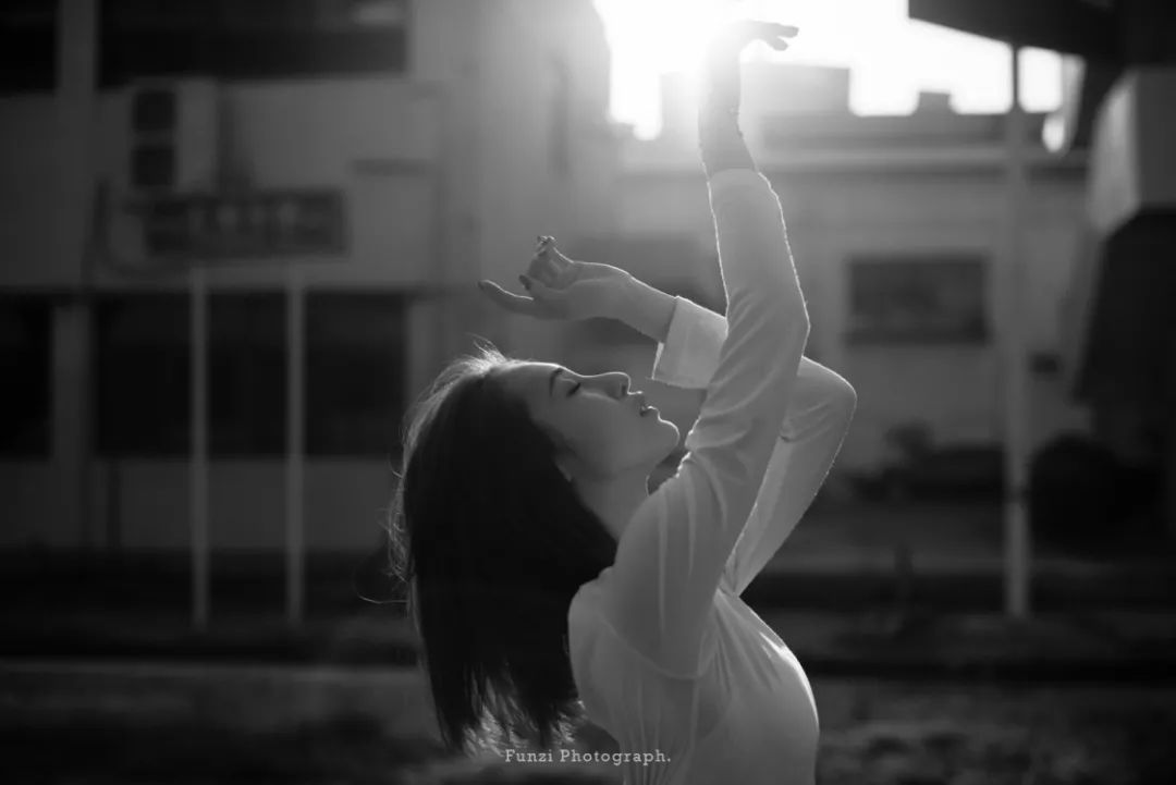 20岁玩摄影的人都混成什么样了,搞摄影的都是什么样的人