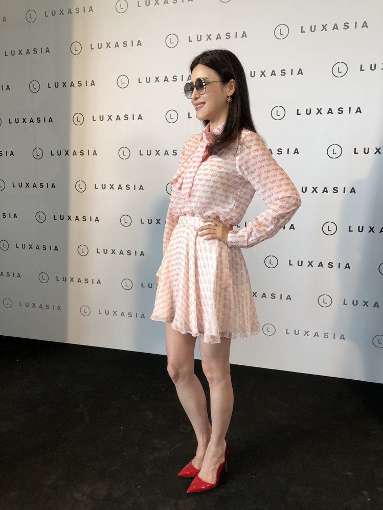 收藏了多达53副！穆熙妍传授挑墨镜心得，还暗道吴亦凡过时