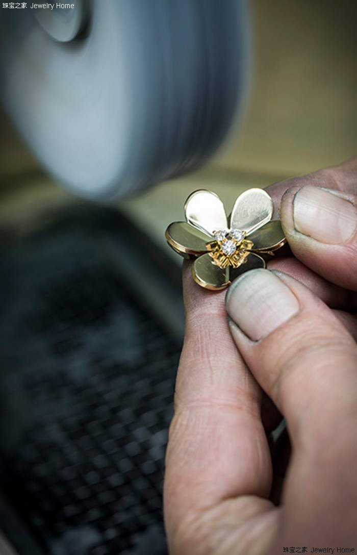 梵克雅宝捕捉天堂鸟,梵克雅宝frivole系列保值吗