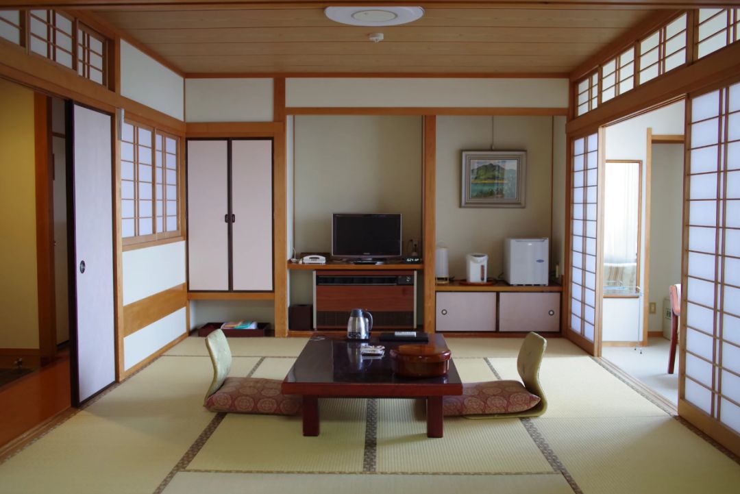 定制实木榻榻米多少钱,定制榻榻米一般都用哪几款板材