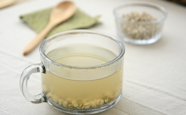 四个小窍门拒绝水肿脸,有什么快速去脸水肿的办法