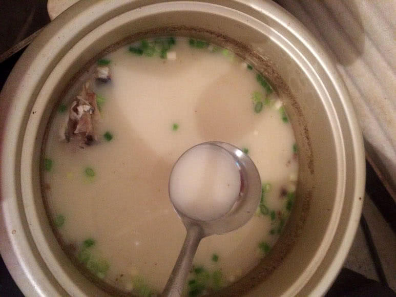 夜钓大口鲶鱼用什么饵最好,野河钓大口鲶鱼有多大