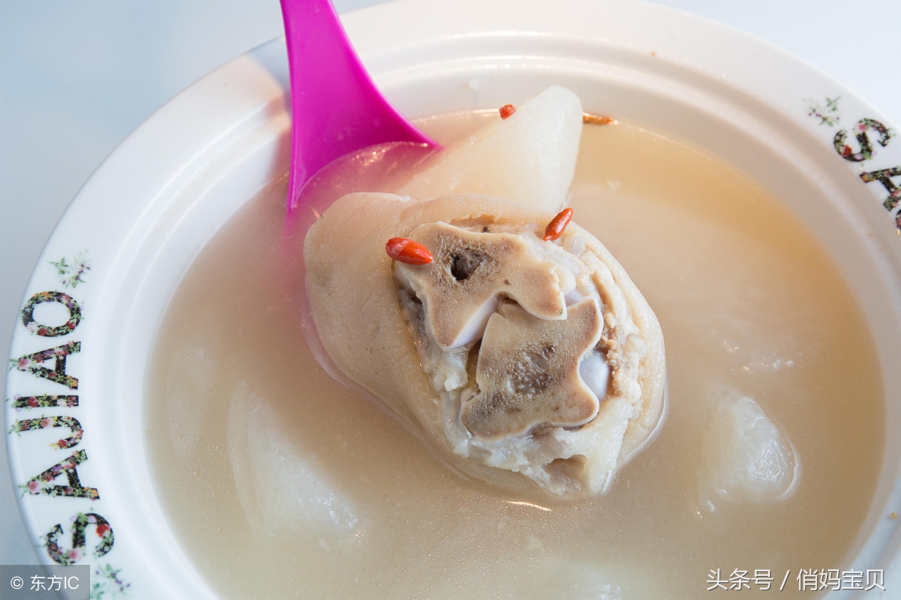 母乳宝宝吃不饱怎么办,宝宝过度喂养了怎么减少奶量