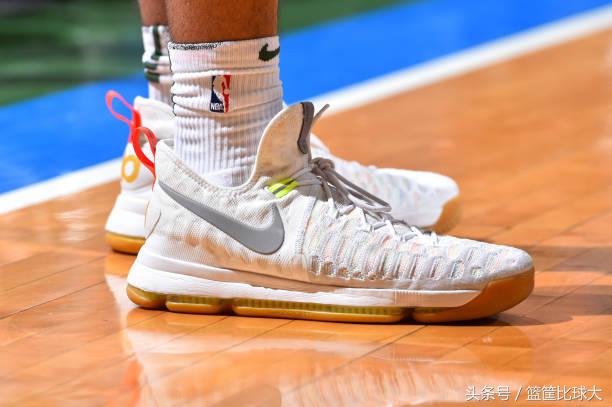 鏇煎反绮剧鐞冮瀷鎵撶悆瑙嗛,鏇煎反绮剧婀栦汉涓撳満鐞冮瀷