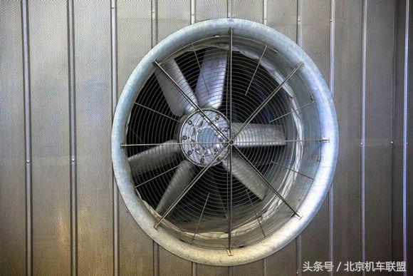 天蝎排气制造过程,akrapovic天蝎排气宝马3系