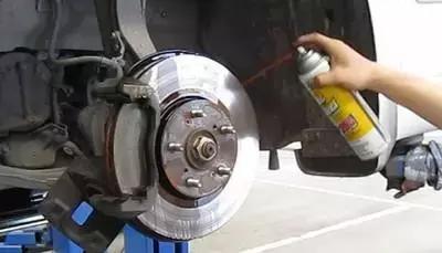 刹车行程变长变软怎么解决,刹车变软制动距离变长怎么回事