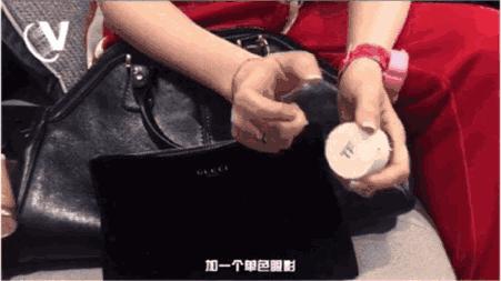 戚薇的双眼皮是埋线还是割的,戚薇割的双眼皮什么形状