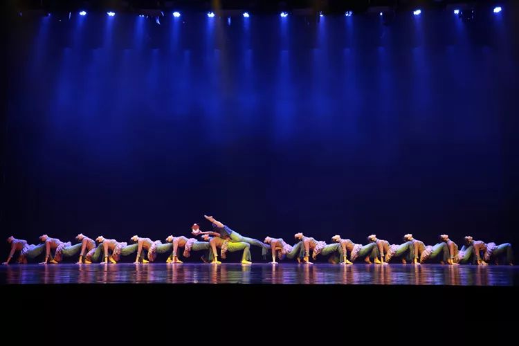 人民剧场二人转大舞台票价,人民艺术剧场