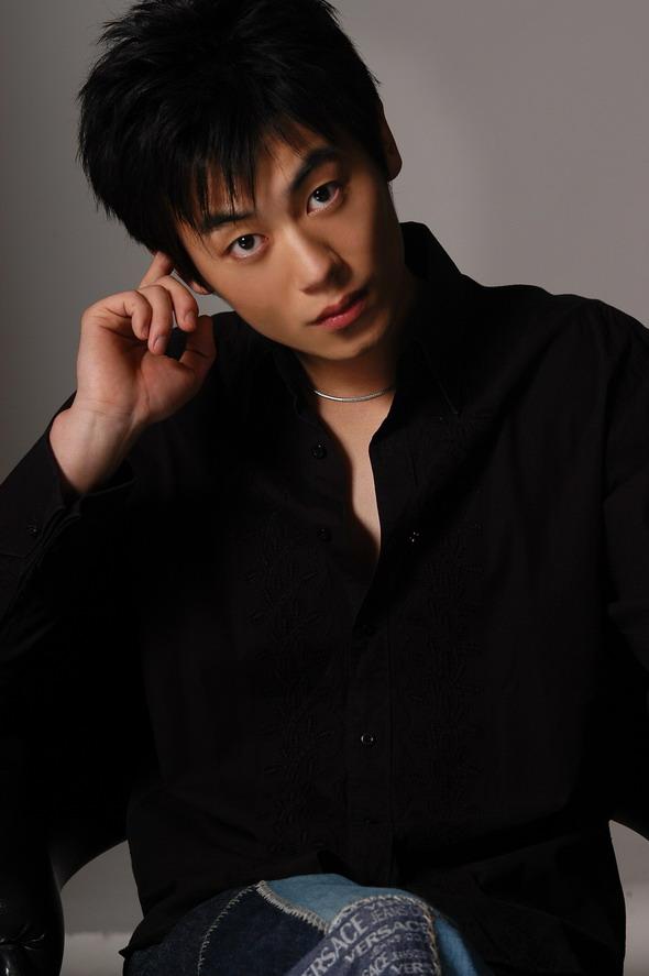 朱亚文堪称行走的荷尔蒙,朱亚文行走的荷尔蒙经典片段照片