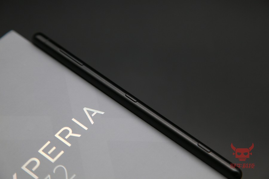 现在买索尼手机xperia1ii值得吗,能不能买索尼xperia1iii