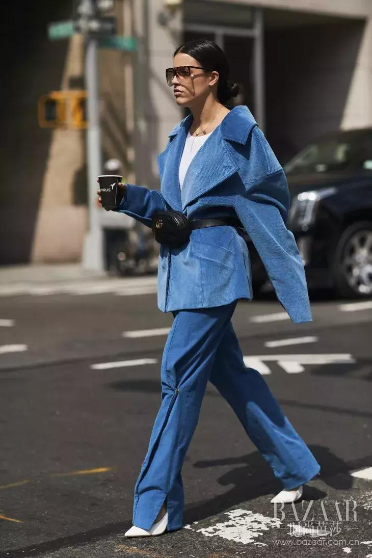 我拗了40分钟造型出门,怎么就败给了人家的一只裤脚?