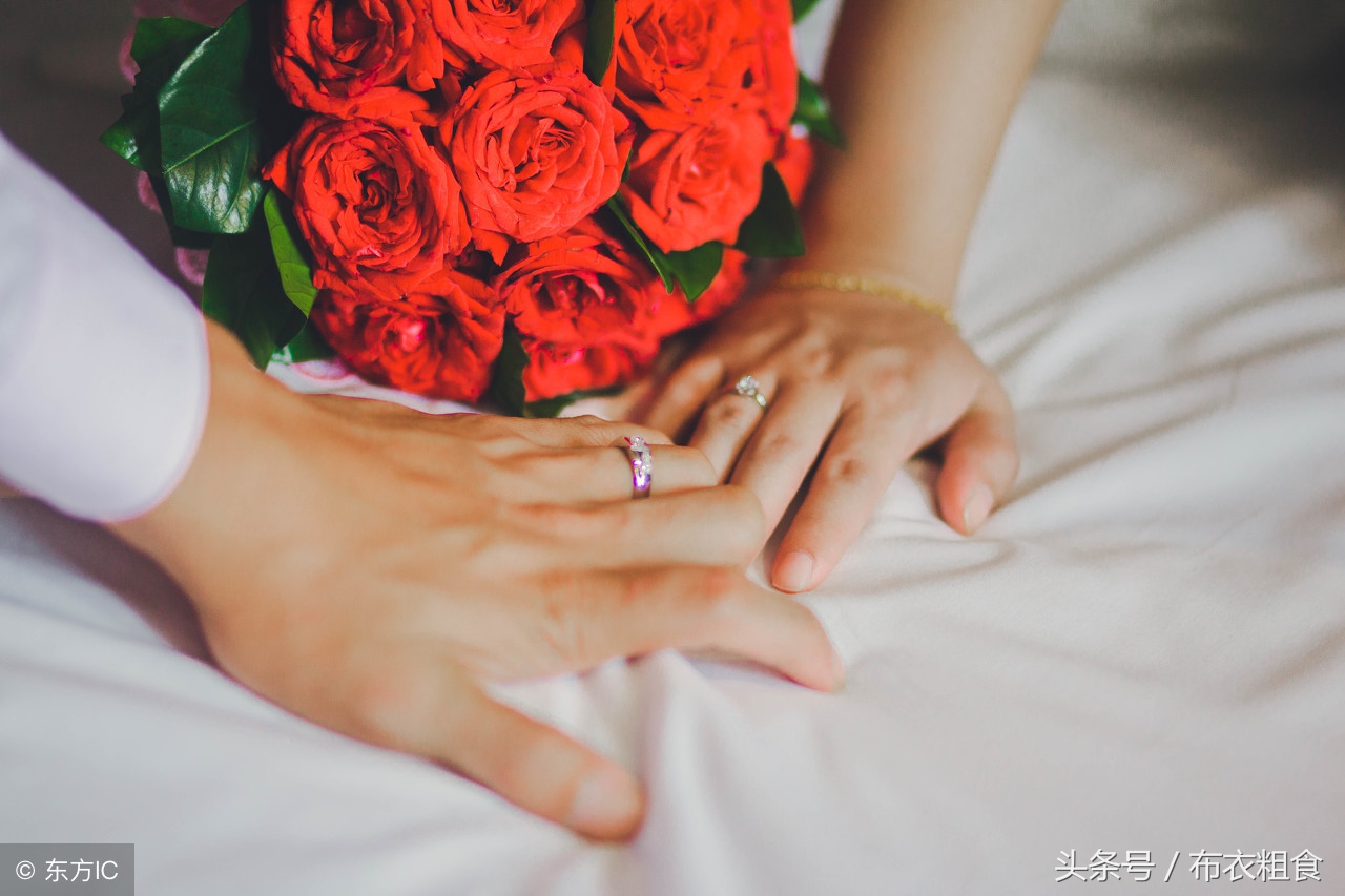 不能在一起只能把你藏在心里,有些人在一起一辈子也走不进心里