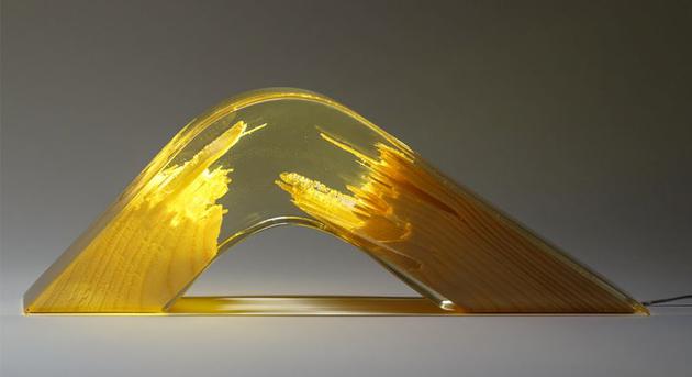 撕裂之美艺术家用碎木头制成照明灯