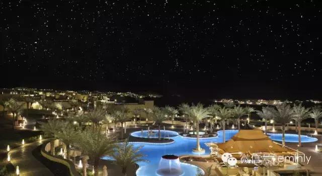 「阿布扎比」与世隔绝,充满神秘色彩の沙漠皇宫酒店