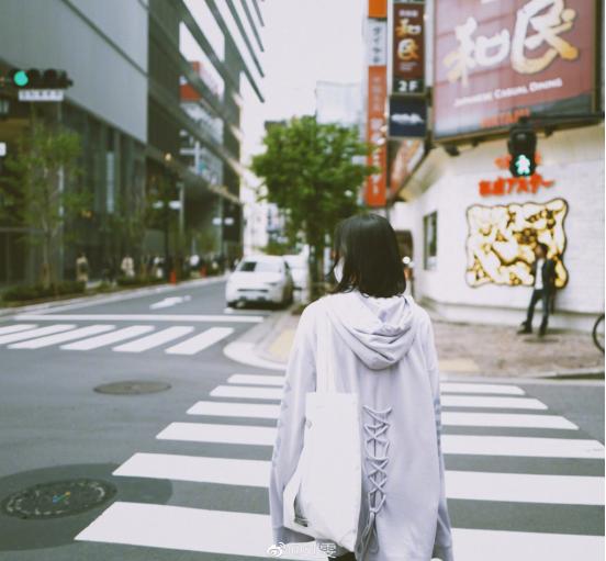 什么大牌“PVC包包”“网兜”“竹编篮”