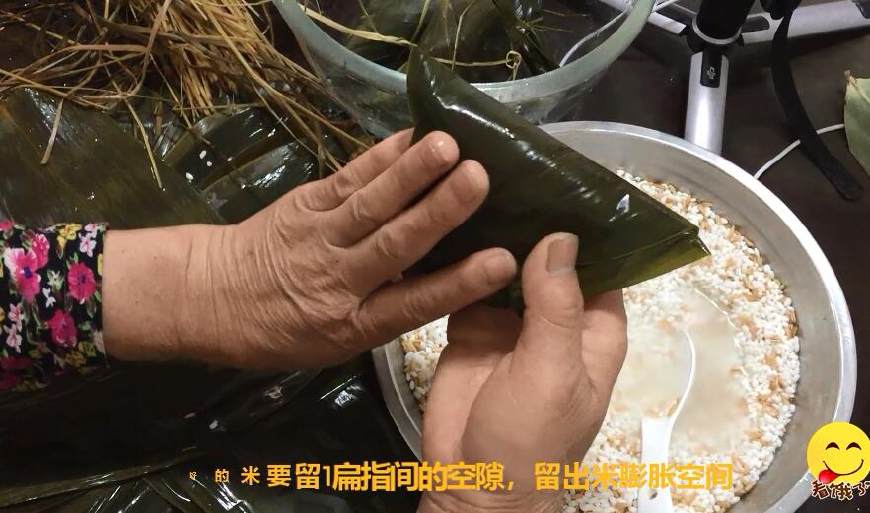 糯米粽子要不要泡,粽子糯米不要白色