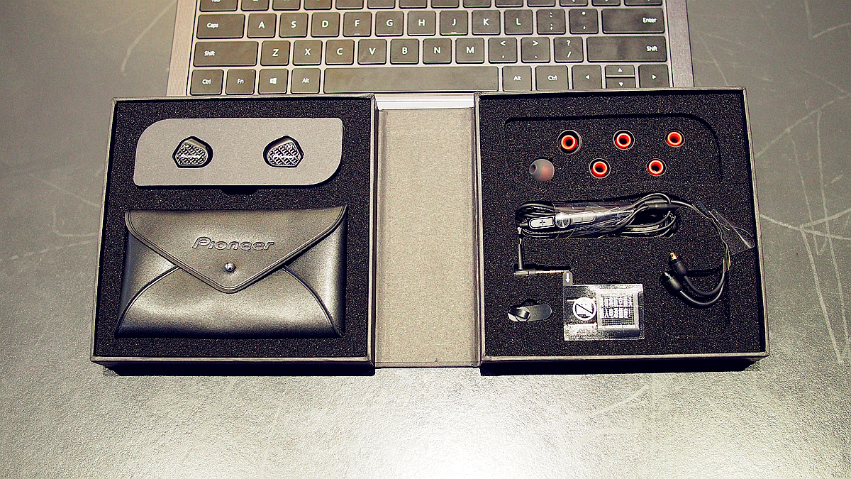 动圈式耳机煲机前后区别大吗,双动圈耳机和单圈哪个效果好