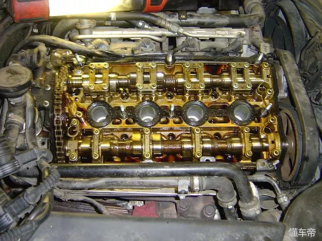 来看看机油是怎么保护发动机的,发动机的保护剂有必要加吗