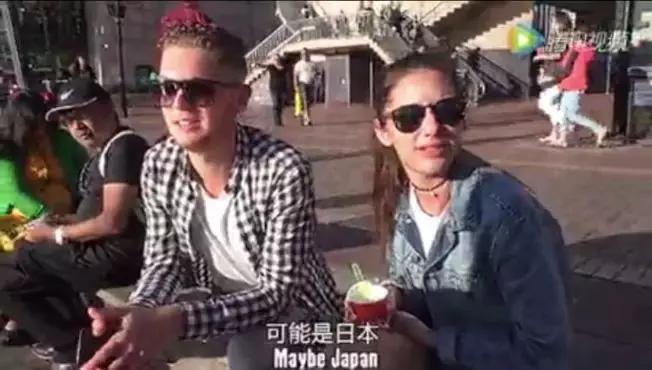 中国姑娘汉服惊呆外国人视频,中国姑娘在国外街头穿汉服惊艳了