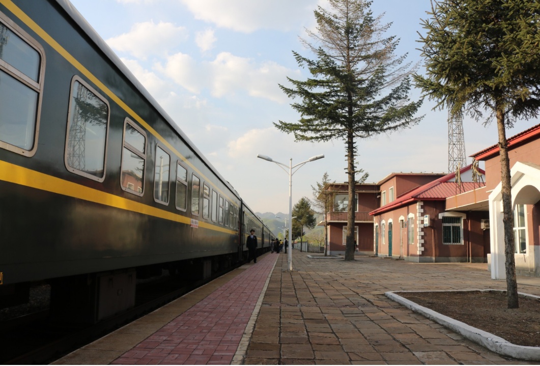 沈丹高铁提速,沈丹线普速列车通过明洞