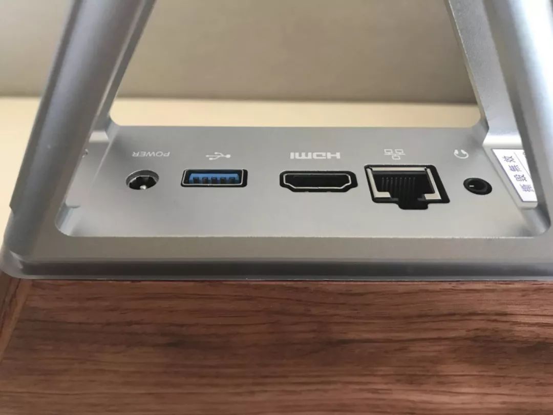 三角形主机评测：颠覆性的设计与功用，开启区块链电脑新时代