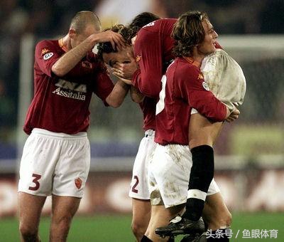 足球场上的催人泪下的瞬间,足球赛场十大感人时刻