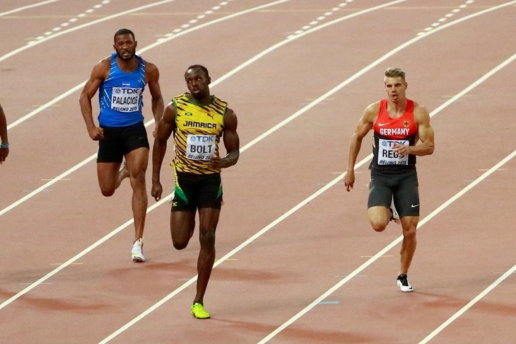 佳能新款全画幅专业微单eosr,佳能全画幅微单eosr5