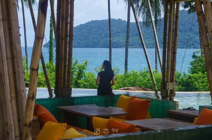 衣冠不整恕不招待厨师,衣冠不整不让进的饭店