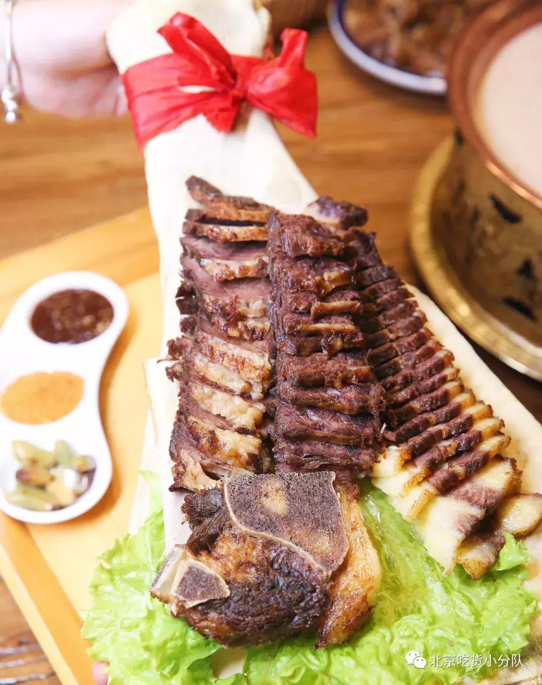 小奶桶烤肉，坐帐篷里吃