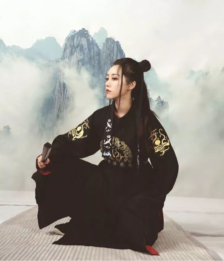 90后中国姑娘，在澳洲街美哭外媒