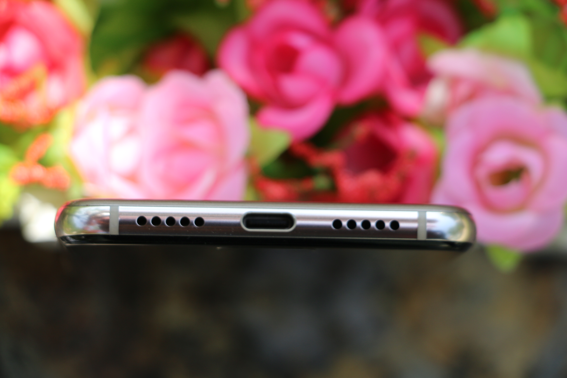 华为p20香槟金和宝石蓝哪个好看,极光色或成潮流华为p20开箱图赏