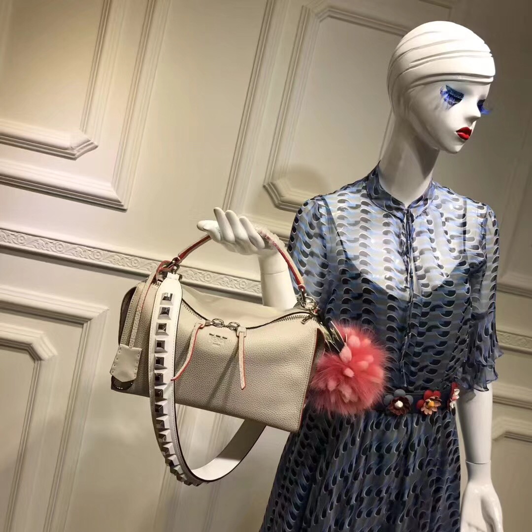 撞包不可怕!为你找到了今年夏天最出彩的包包赢过无数大牌