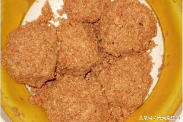 在夏季野钓大草鱼时的钓法招式,夏季水库钓青鱼草鱼用什么饵料