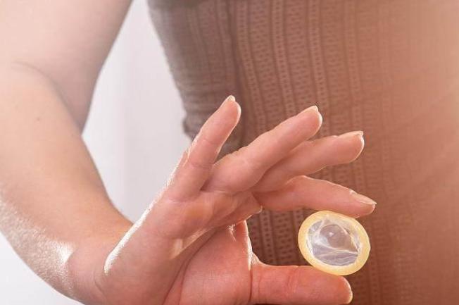 还在选择吃药避孕，女孩们别傻了，这么做会健康得多