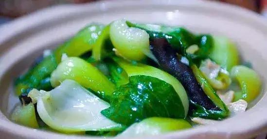 夫妻双双中毒身亡！只因隔夜吃了这东西……很多东北人的最爱！