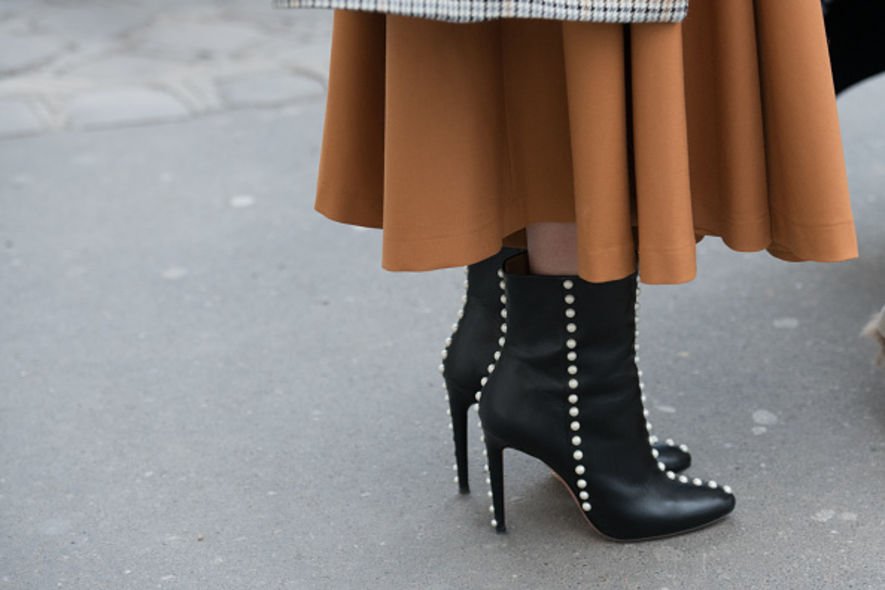 如何正确穿高跟鞋才不会累脚,穿高跟鞋的十大诀窍