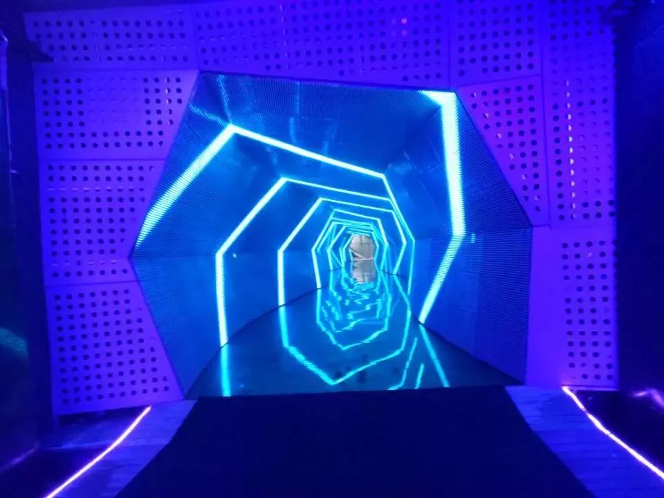 美！梦幻时光隧道惊现广州，穿越星际不是梦，重点还免费！