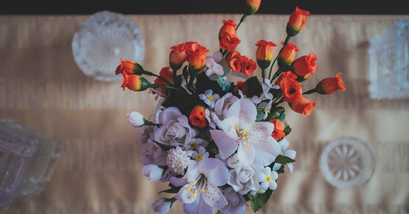 竹马每天放学来我家看书，那天他的举动却毁了我一生