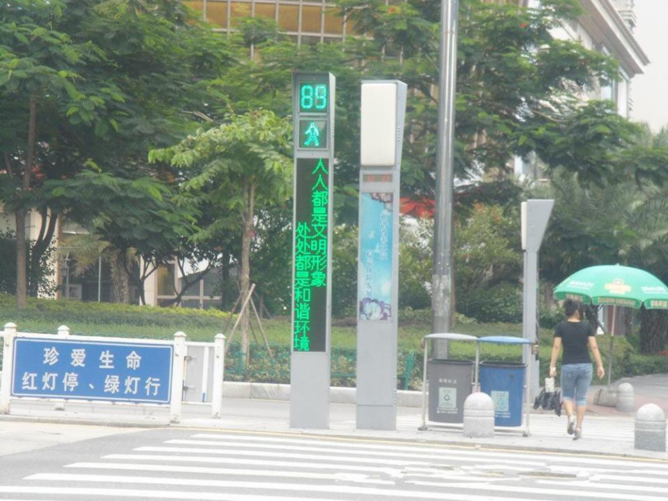 被大车遮挡误闯红灯怎么申诉通过,误闯红灯可以在12123上申请撤销吗