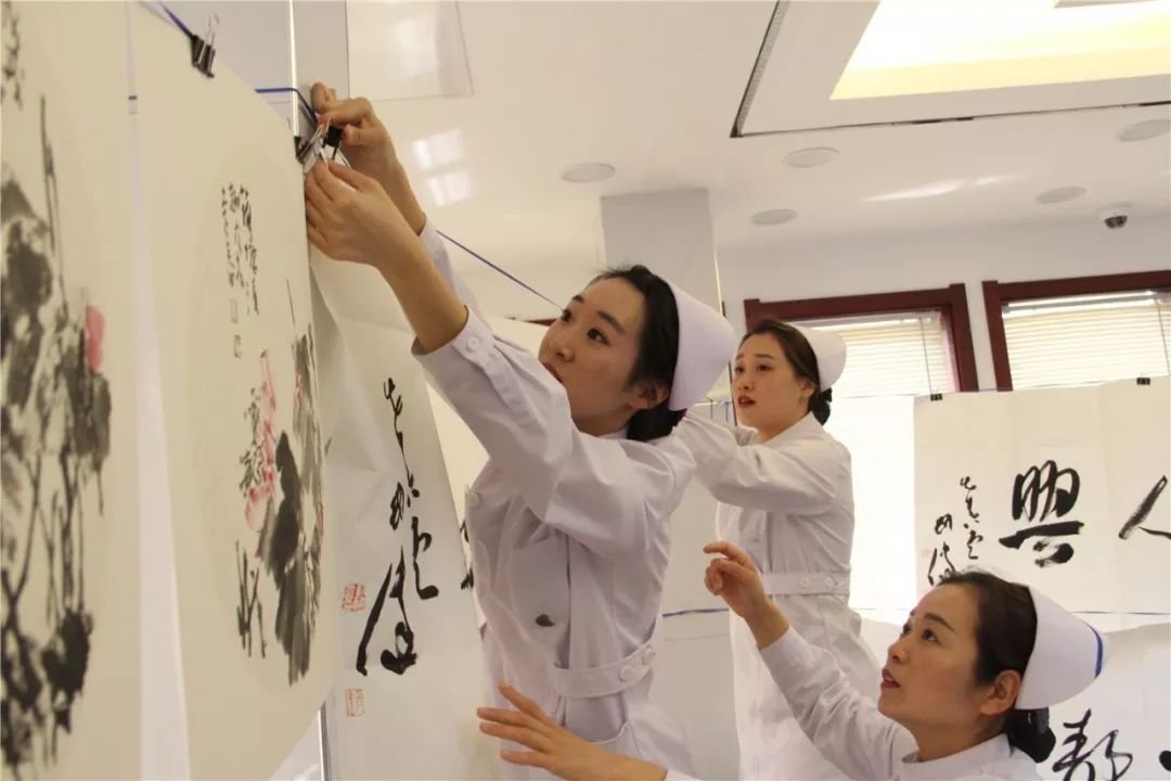 缘起书画暖五月，泼墨寄情护士节！