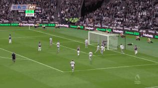 博格巴进球被拦,博格巴被犯规起来直接长传