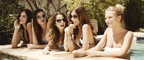 夏天怎么没有一件合适的泳衣呢,夏天到了想穿泳衣买什么好看