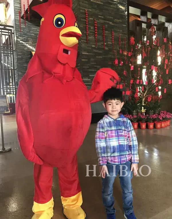 诺一现在这么接地气？才7岁的Grace就是铅笔腿！