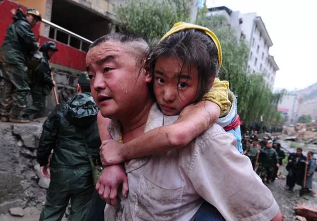 汶川感人催人泪下的事,汶川令人瞬间泪下的故事