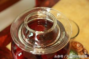 自制杨梅酒的功效与作用,自制杨梅酒保质期多长时间